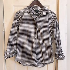 JCREW women’s SZ 4 button up navy & white gingham shirt.